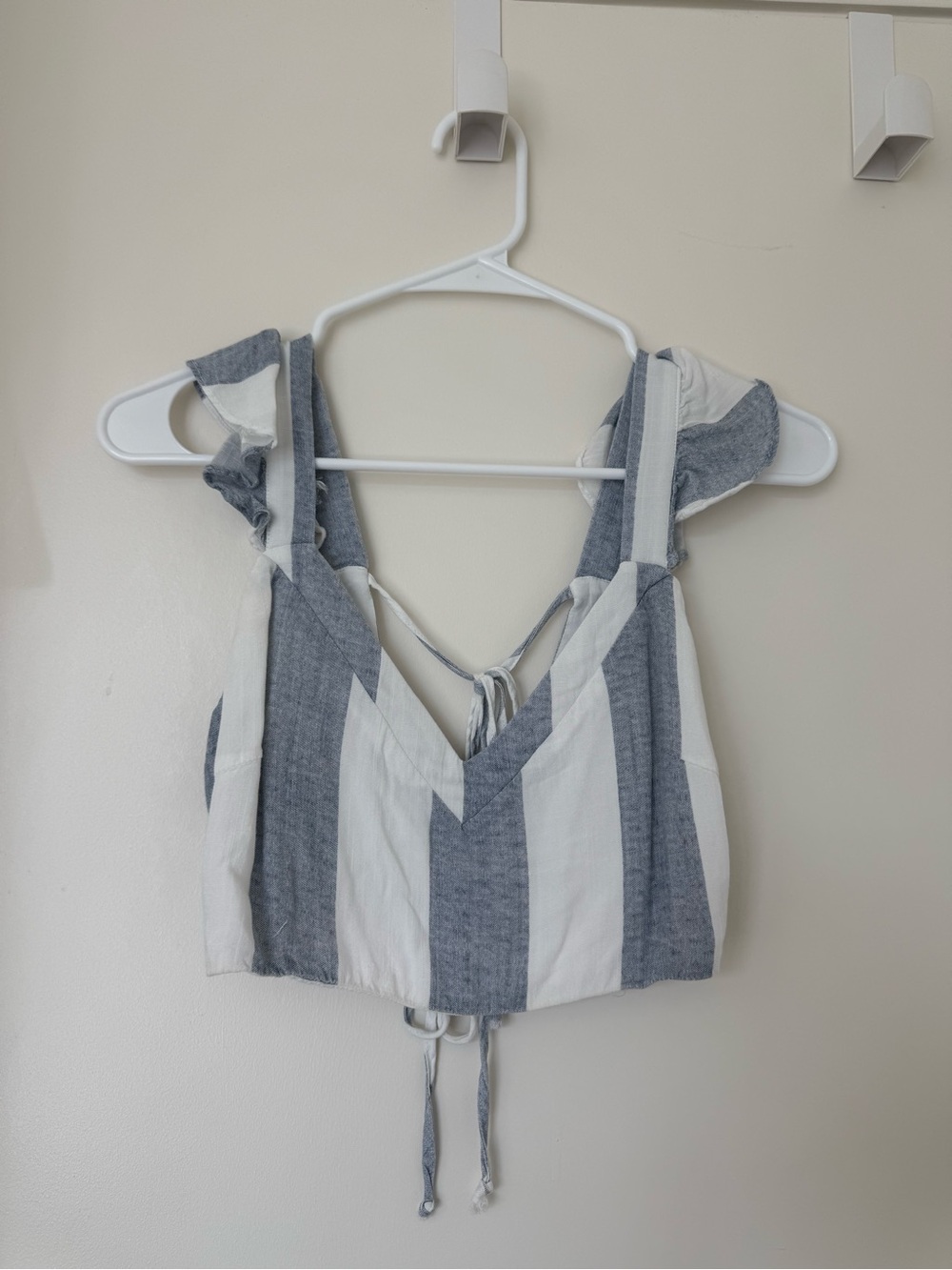 Striped V-Neck Tie-Back Crop Top in Blue and White
